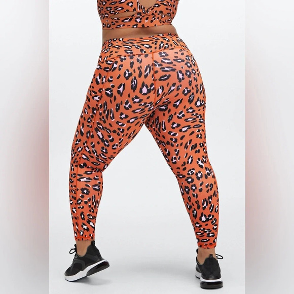 Fabletics Powerhold Compression ⅞ Leggings in Burnt Orange Leopard Size 2X - Picture 3 of 14